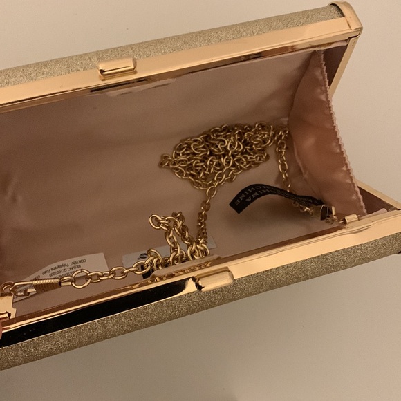 Gold sparkly clutch with chain - Picture 3 of 4